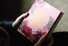 Cargar imagen en el visor de la galería, NIV, Artisan Collection Bible, Cloth over Board, Pink Floral
